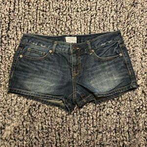 Aeropostal low rise jean shorts size size 5